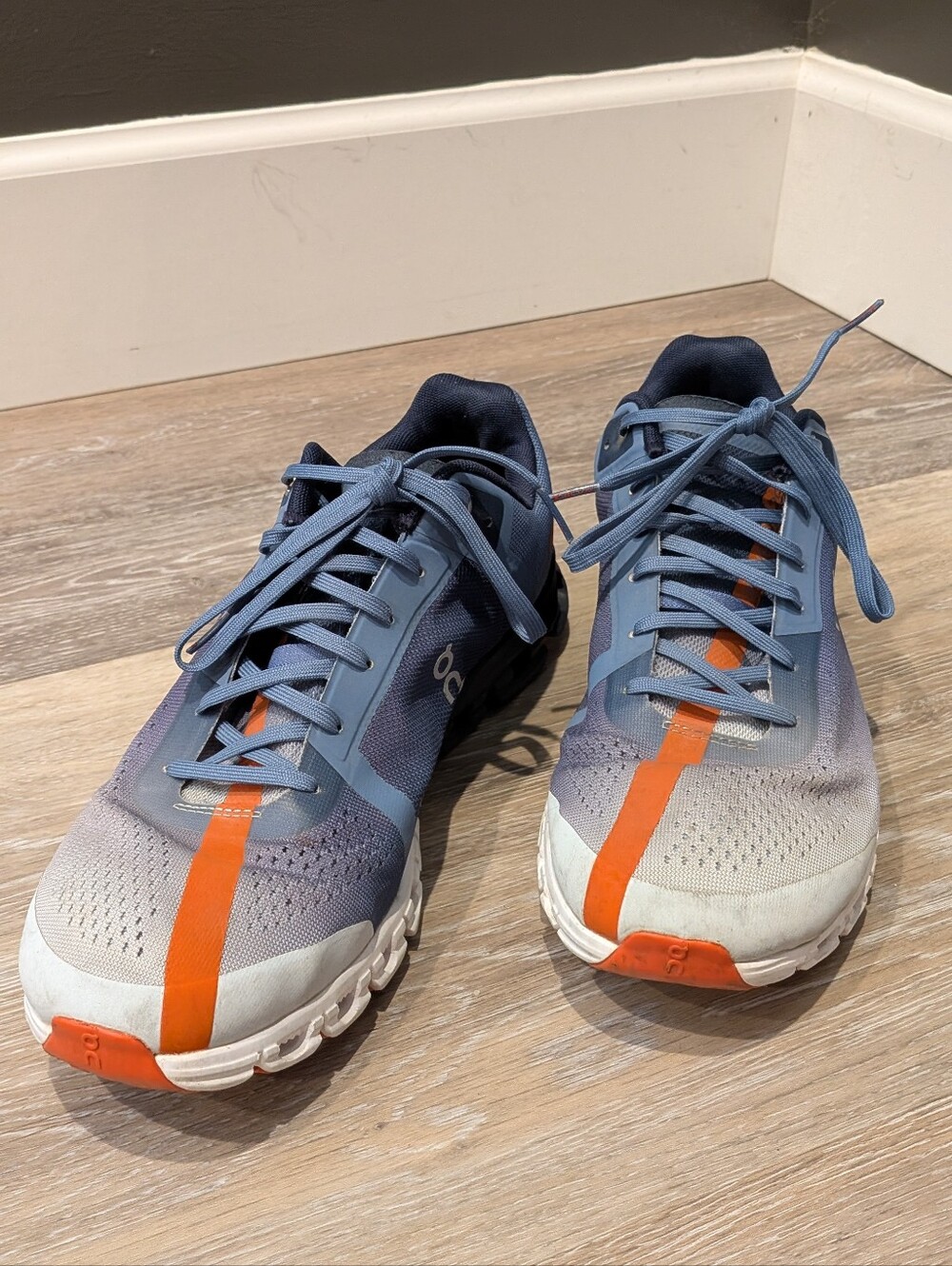 On Running Cloudflow Size 9.5 Trainers in Lake x Flare Blue and Orange Colorway